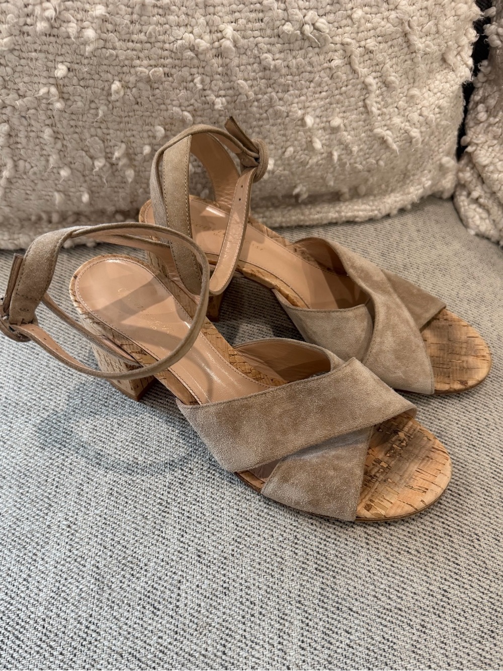 Gianvito Rossi Women’s Taupe Suede Cork Block Heel Sandals 9EU (8.5US)